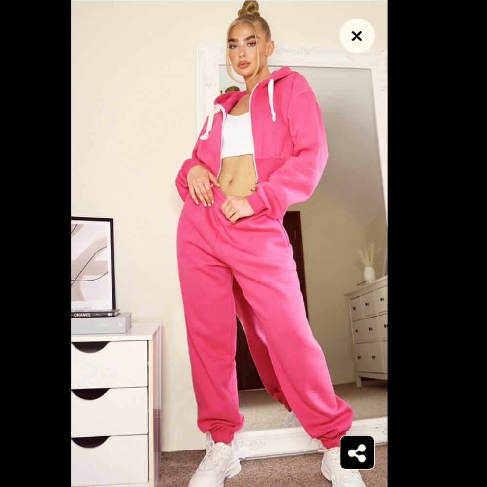 Hot pink Sweatsuit 💗
